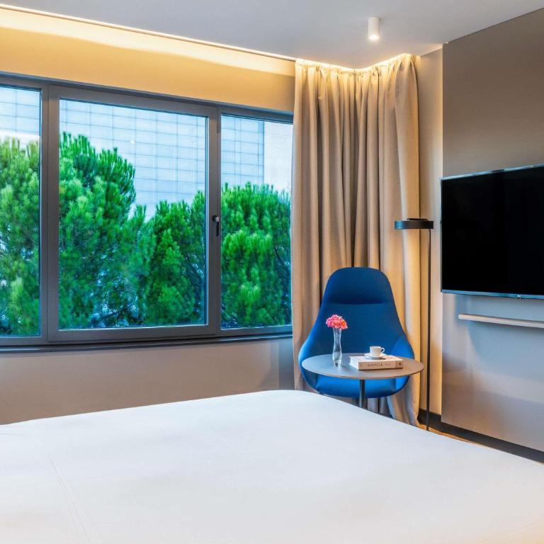 Novotel Campo De Las Naciones - Executive Deluxe Queen Room - Deluxe Building - 2