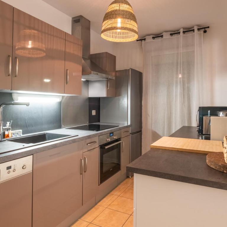 Le Pommery climatisé - terrasse et parking privé - Appartamento con 2 Camere da Letto - 25