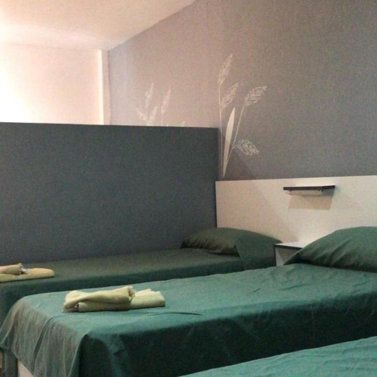 Hotel Romalu - Family Room with Private Bathroom - 1