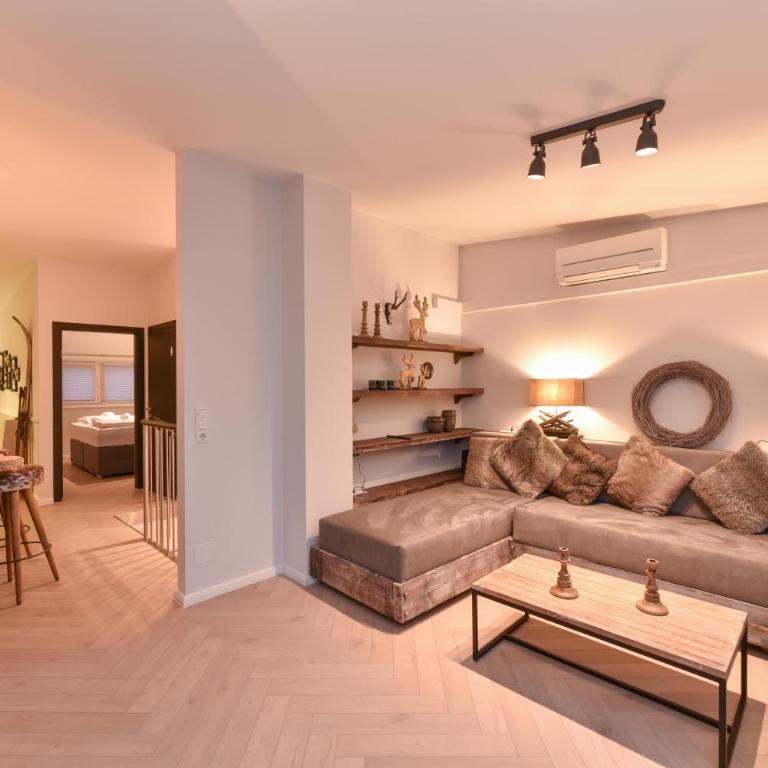 Penthouse Mountain and Lake View, terrace, AirCondition, incl Summer Card - Penthouse Apartment - 1