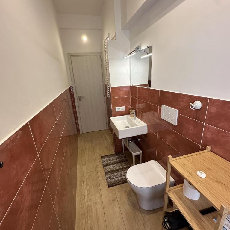 Fontana di Trevi Apartment, 24h check-in - Camera Matrimoniale Deluxe (2 Adulti + 1 Bambino) - 4