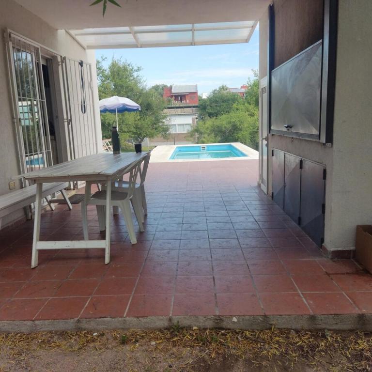 Casa Minimalista con Pileta Privada en el mejor lugar de Cabalango - Casa de 3 dormitorios - 10