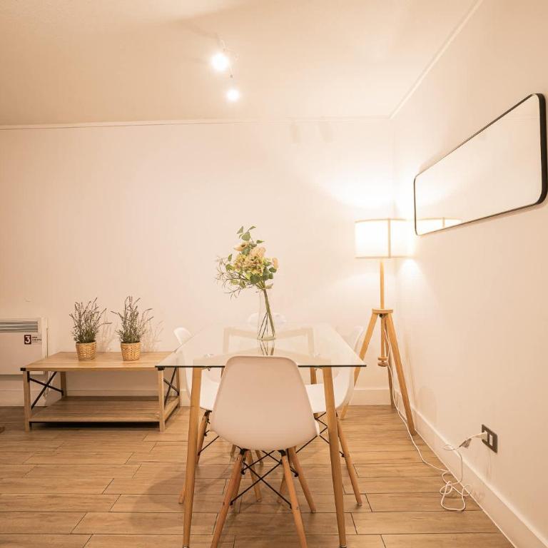 Urban Retreat Las Condes 4 Guests - Apartment - 15