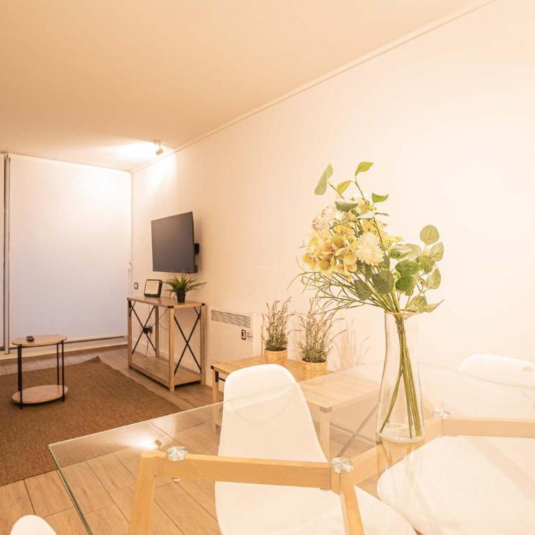 Urban Retreat Las Condes 4 Guests - Apartment - 27