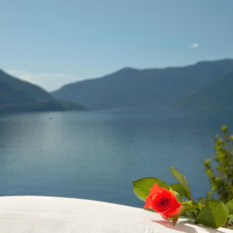Hotel Tamaro - Suite con Vista Lago - 5