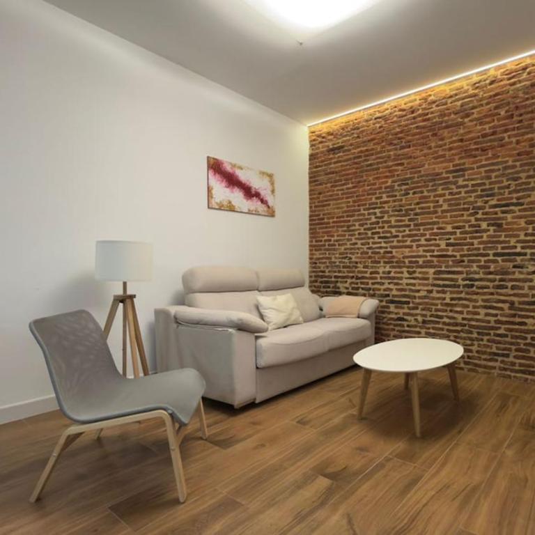 Comfort in the financial heart of Madrid - María Panes - Three-Bedroom Apartment - 1