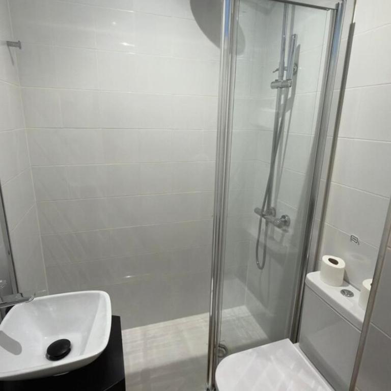 Comfort in the financial heart of Madrid - María Panes - Three-Bedroom Apartment - 3