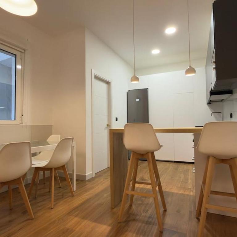 Comfort in the financial heart of Madrid - María Panes - Three-Bedroom Apartment - 15