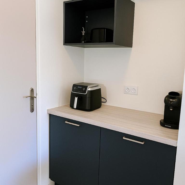 T1 bis rénové, clim et confort - Saint Raphaël - One-Bedroom Apartment - 9