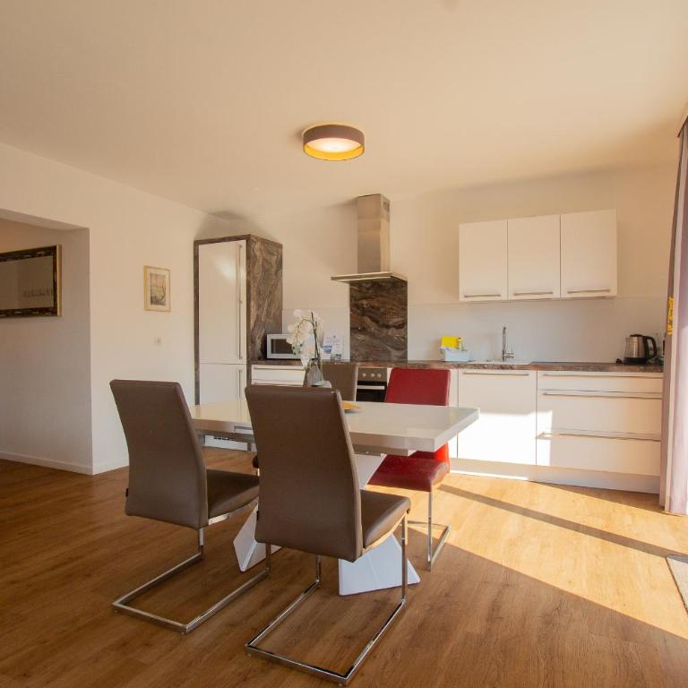 Panorama Apartments - Steinbock Lodges - Apartment mit 1 Schlafzimmer sowie Berg- und Seeblick - 5