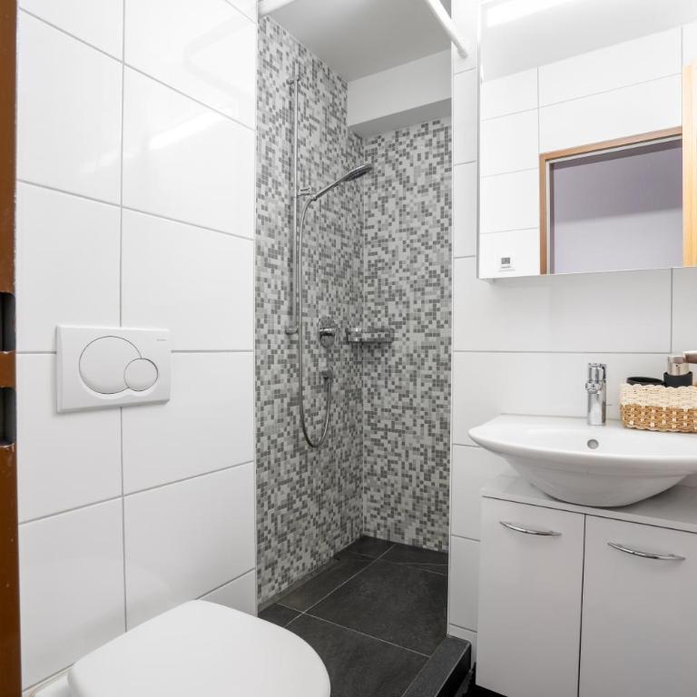 A&Y Alpenchique Apartment Davos - Apartment mit 3 Schlafzimmern und Bergblick - 7