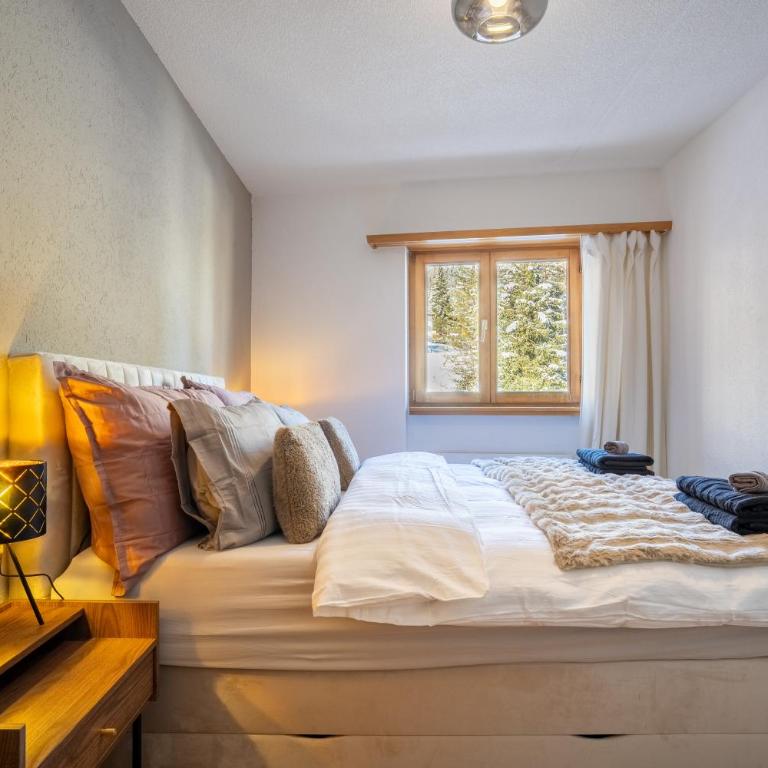 A&Y Alpenchique Apartment Davos - Apartment mit 3 Schlafzimmern und Bergblick - 10