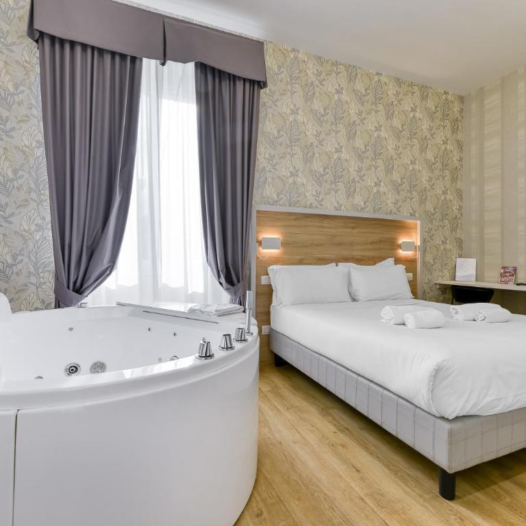ROME'S GLORIA HOTEL - Doppelzimmer mit Whirlpool-Badewanne - 10
