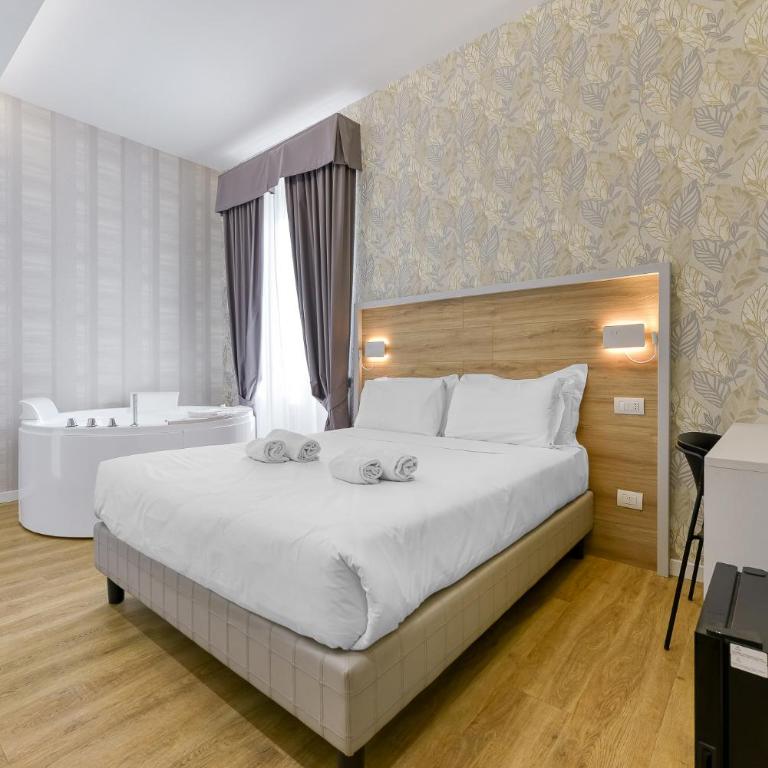 ROME'S GLORIA HOTEL - Doppelzimmer mit Whirlpool-Badewanne - 8