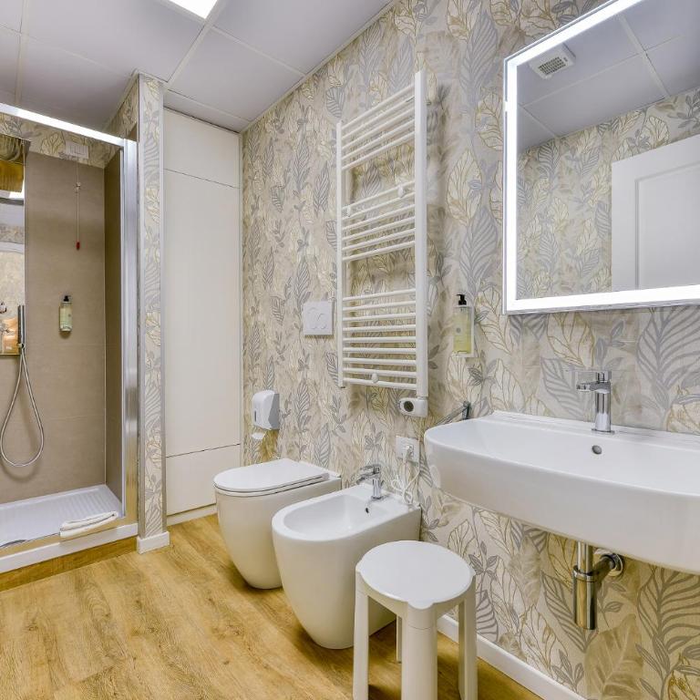 ROME'S GLORIA HOTEL - Doppelzimmer mit Whirlpool-Badewanne - 3