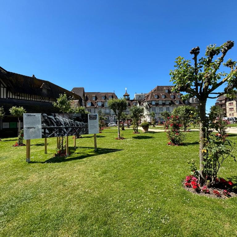 Rez de chaussée, vue sur le Golf et parking gratuit - Apartamento de 1 dormitorio con terraza - 14
