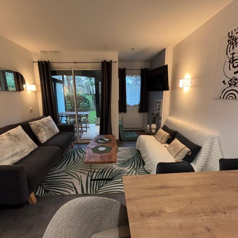 Rez de chaussée, vue sur le Golf et parking gratuit - Apartamento de 1 dormitorio con terraza - 1