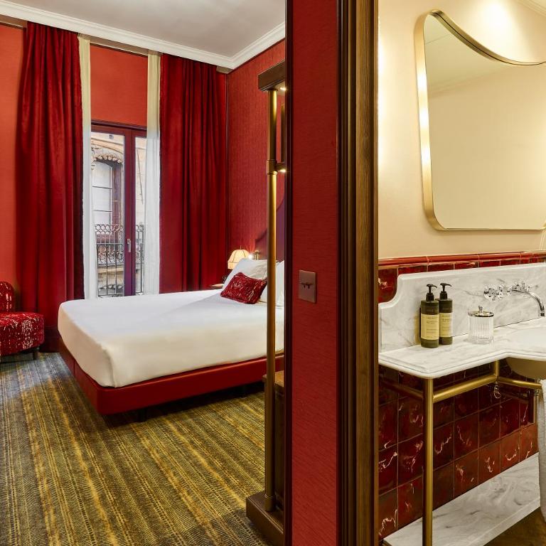 Hotel España Ocean Drive - Newly Renovated - Deluxe Room with Balcony - 5