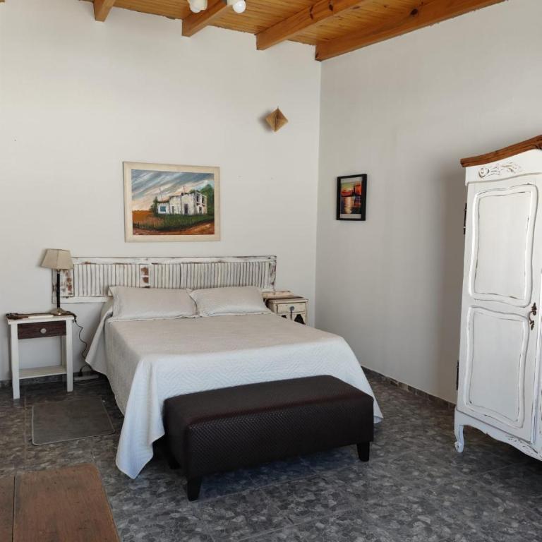 Los Cardos - One-Bedroom Apartment - 3