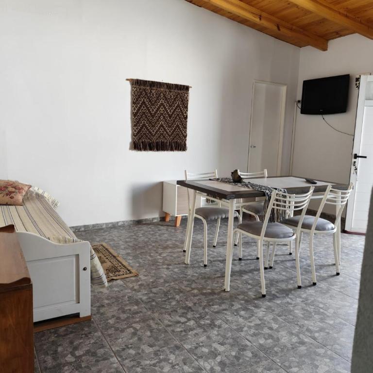 Los Cardos - One-Bedroom Apartment - 11
