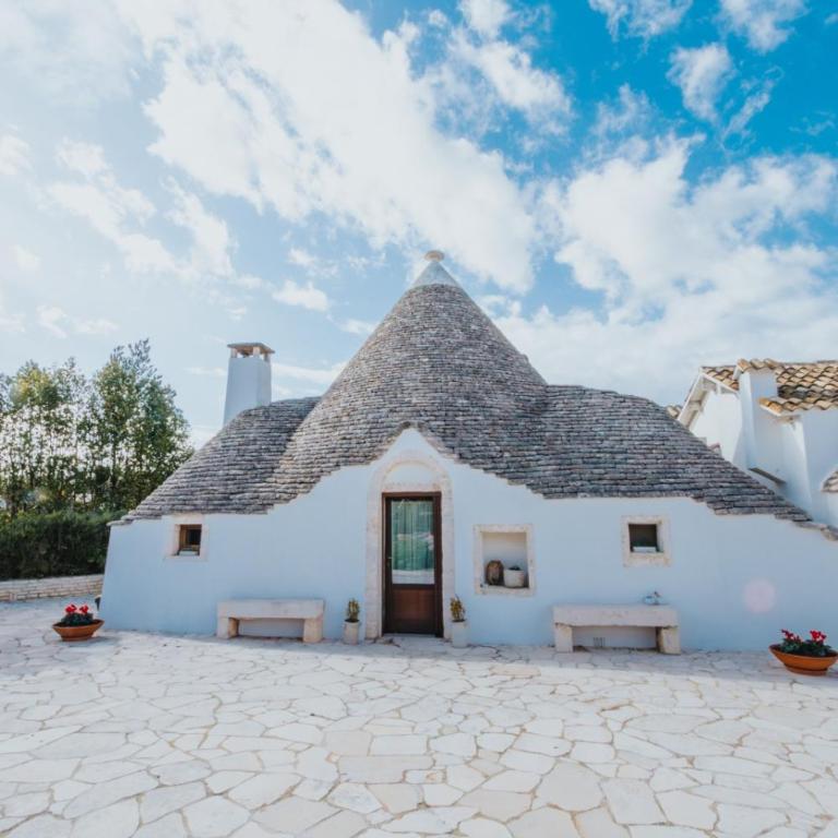Tulipano Trullo Experience con Piscina ALBEROBELLO - Camera Quadrupla con Bagno - 1