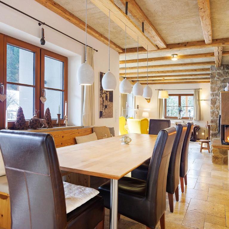 Chalet Fluh - Ferienhaus - 1