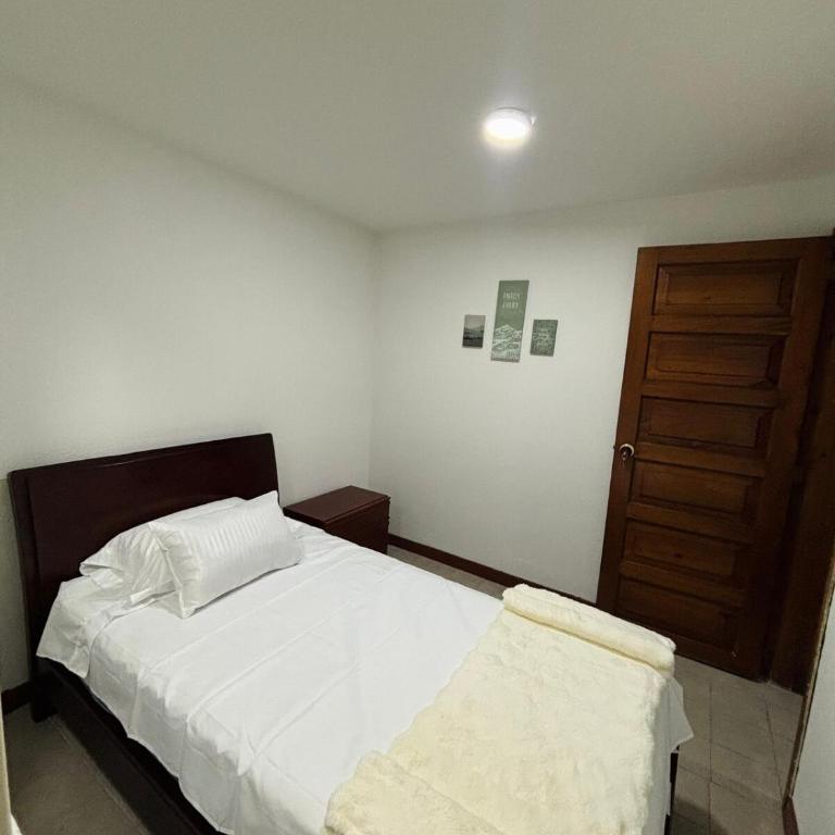 Apartamento cerca al aeropuerto - Apartamento de 2 dormitorios - 25