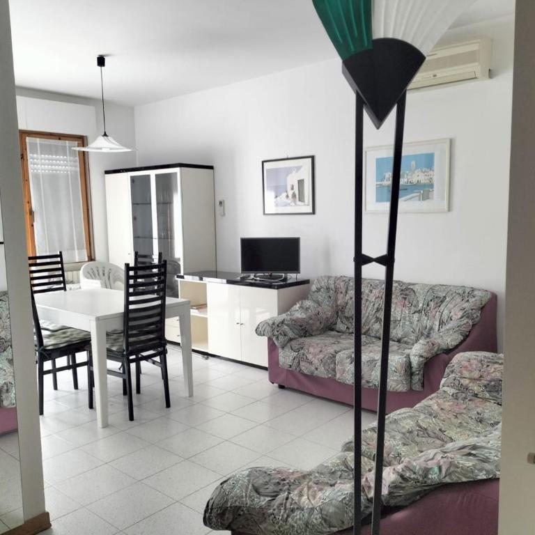 S355 - Sirolo, ampio trilocale con terrazzo e posto auto - Two-Bedroom Apartment - 4