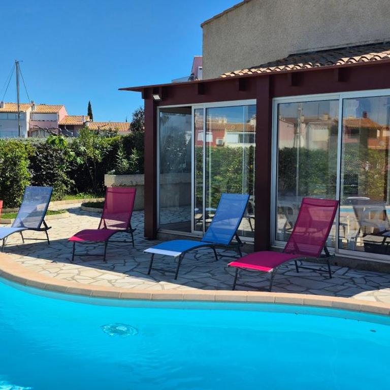 Villa sur l'ile des marinas avec piscine, parking et ponton privé - Villa con 2 Camere da Letto - 33