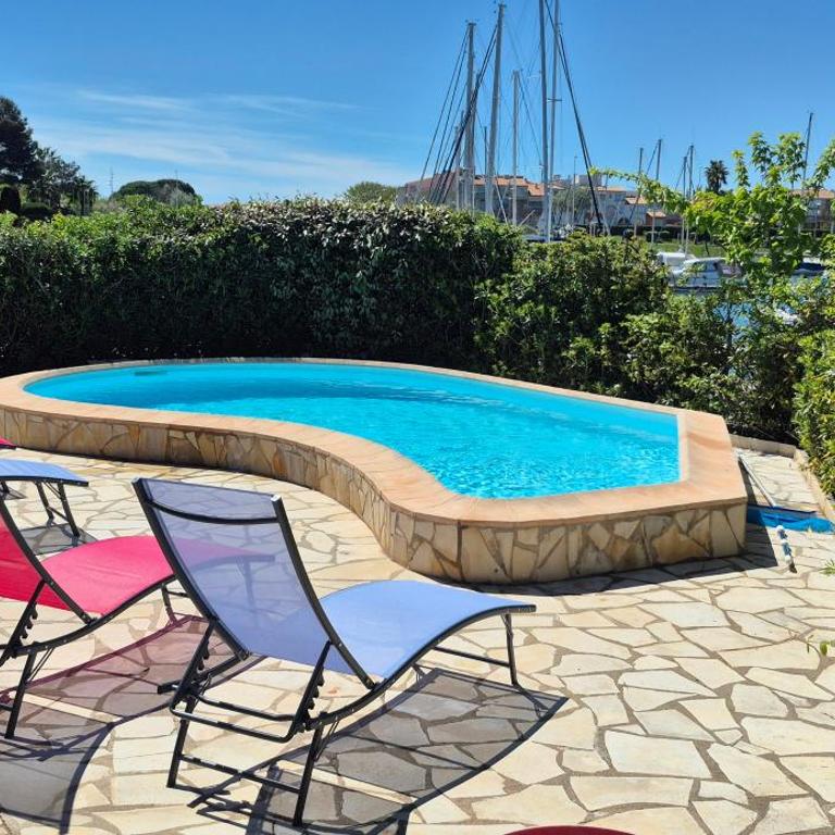 Villa sur l'ile des marinas avec piscine, parking et ponton privé - Villa con 2 Camere da Letto - 35