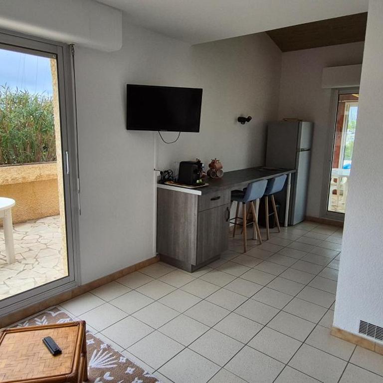 Villa sur l'ile des marinas avec piscine, parking et ponton privé - Villa con 2 Camere da Letto - 36