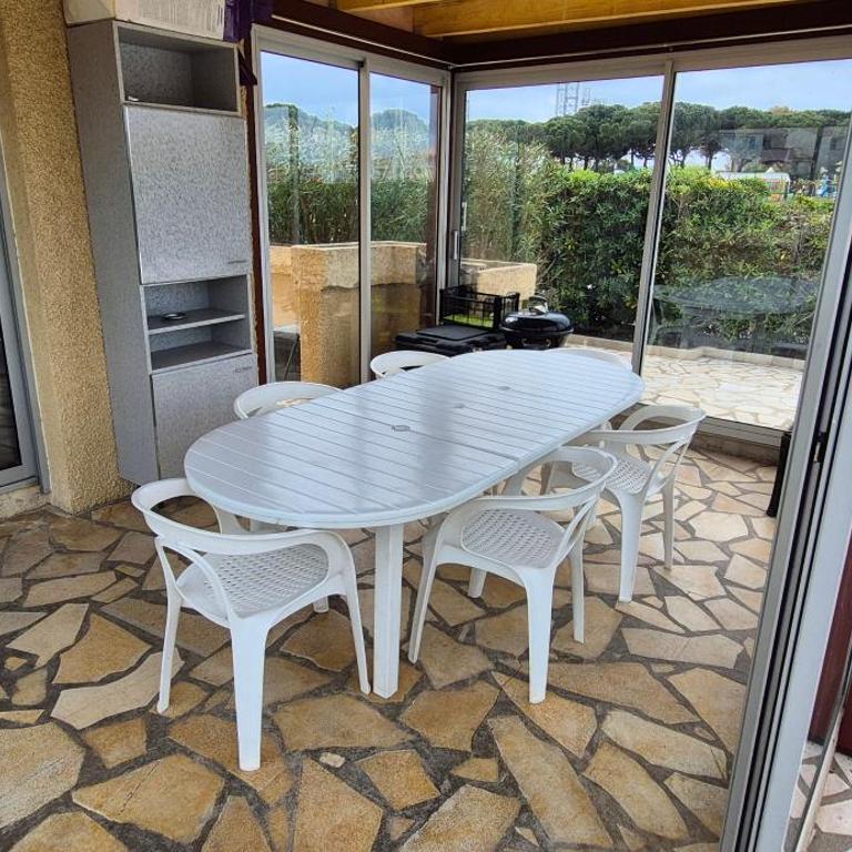 Villa sur l'ile des marinas avec piscine, parking et ponton privé - Villa con 2 Camere da Letto - 39