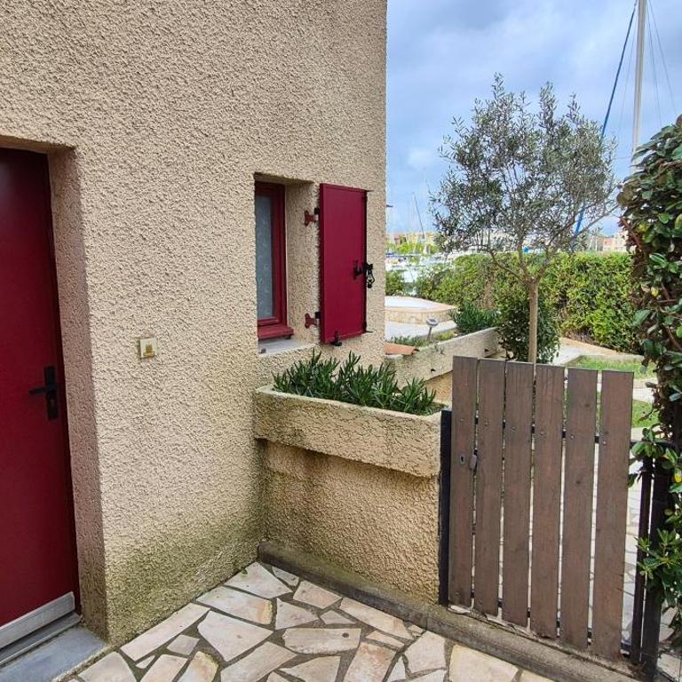 Villa sur l'ile des marinas avec piscine, parking et ponton privé - Villa con 2 Camere da Letto - 40