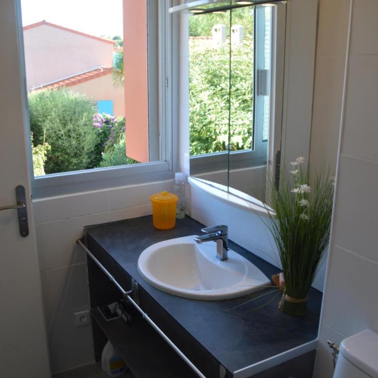 maison collioure - Three-Bedroom Vacation Home - 21