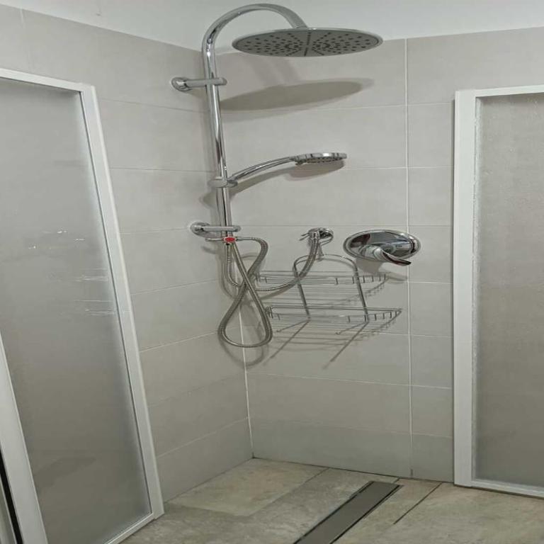 Rome's Best Holidays Guest House - Camera Tripla con Bagno Privato - 12