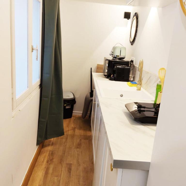 Plein centre Cosy 38m2 avec accès terrasse, spa et sauna communs Place Dalton - One-Bedroom Apartment - 10