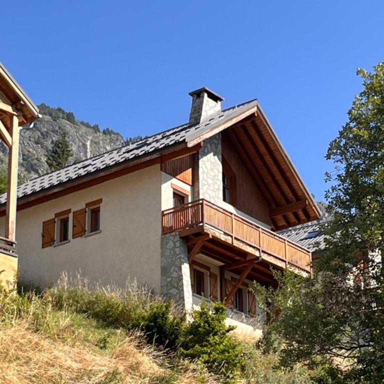 Chalet Le Sabot by OzAlpes - Sauna - 90m télécabine - parking privé - Maison de Vacances - 1