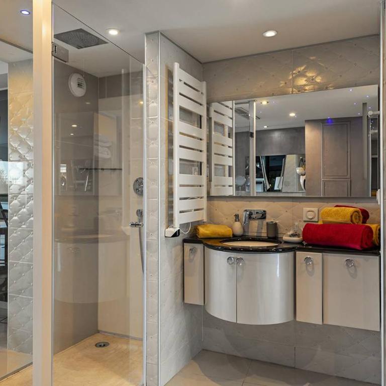 LE NAUTILIA 104 By AGN- Luxe Supérieure - Jacuzzi - 2 personnes - Appartamento Deluxe con 1 Camera da Letto - 4