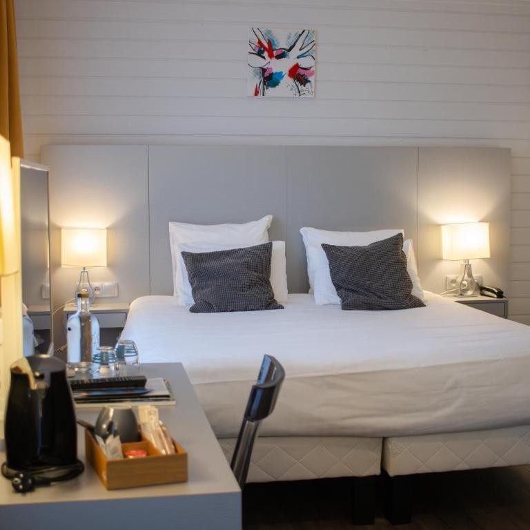 Hôtel La Réserve - Chambre Double Deluxe avec Balcon - Vue sur Lac - 10