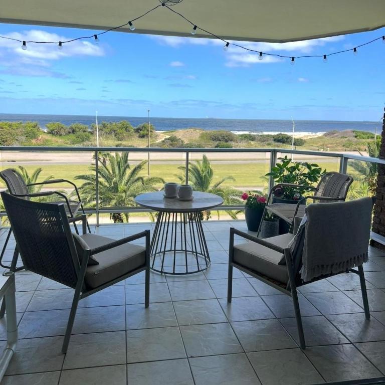 Primera Linea en la Brava, Vista Panorámica - Three-Bedroom Apartment - 1