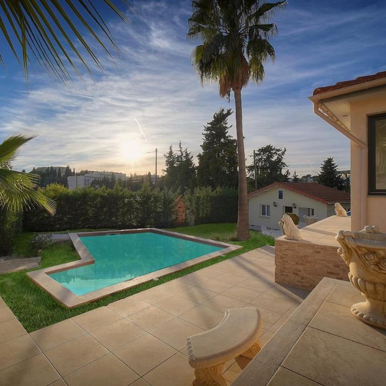 FRGK Villa Contemporaine Studio Indépendant Piscine, Calme Vue Dégagée - Villa 3 Chambres - 38