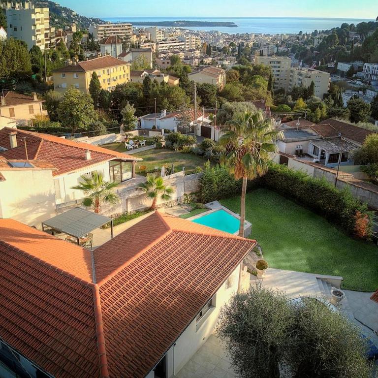 FRGK Villa Contemporaine Studio Indépendant Piscine, Calme Vue Dégagée - Villa 3 Chambres - 42