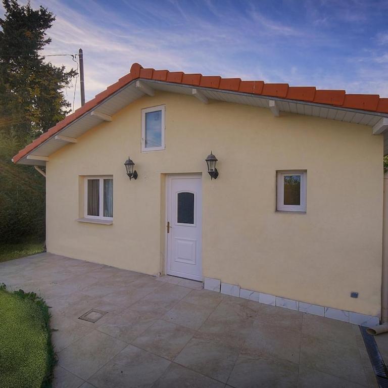 FRGK Villa Contemporaine Studio Indépendant Piscine, Calme Vue Dégagée - Villa 3 Chambres - 48