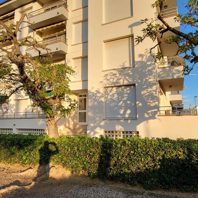 Apartamento en planta baja con piscina, a 600m de playa y centro en L'Estartit - ES-323-39 - Apartment - 30