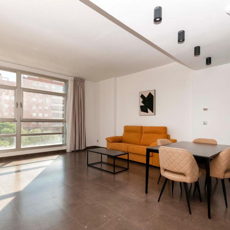 Palm Suites Gran Vía - One-Bedroom Apartment - 4