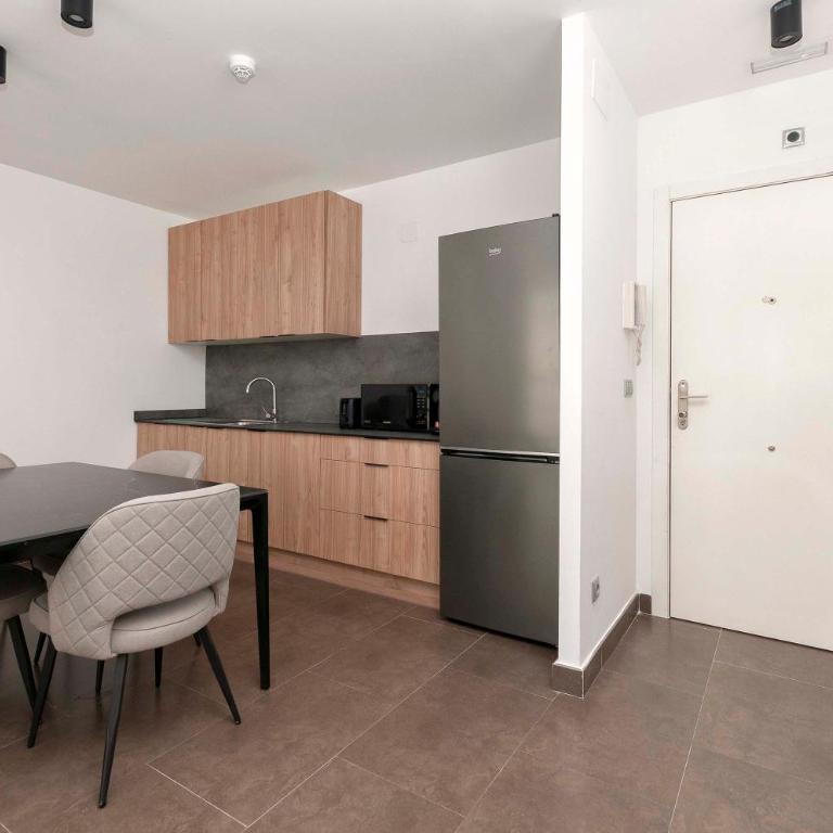 Palm Suites Gran Vía - Superior One-Bedroom Apartment with Balcony - 1
