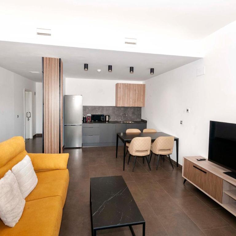 Palm Suites Gran Vía - Studio with Terrace - 3