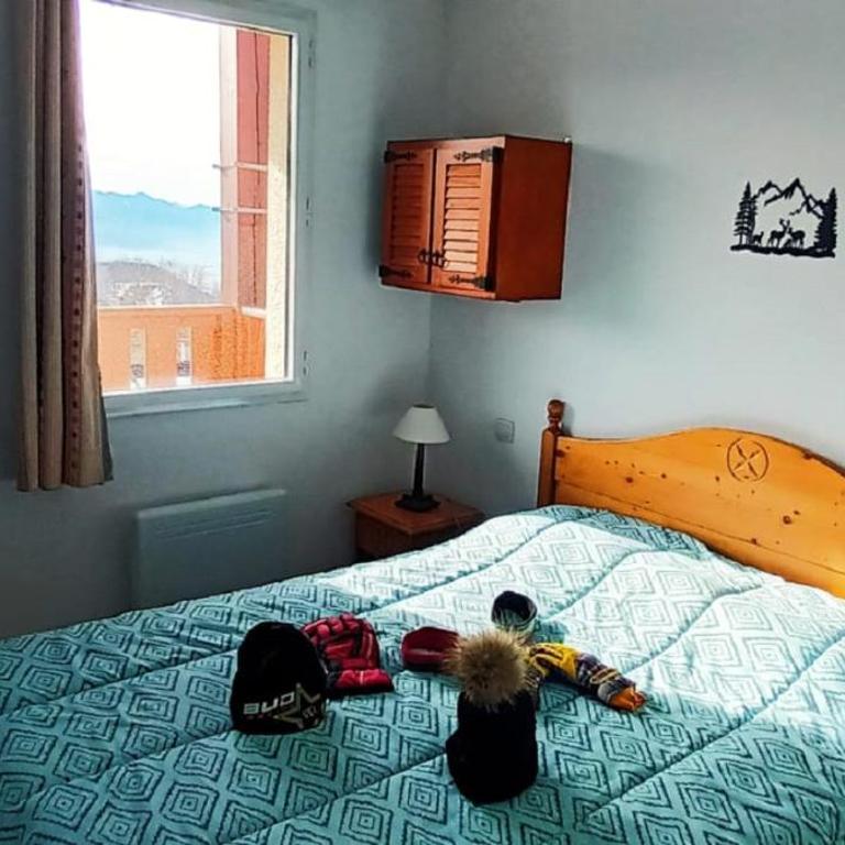 Vue panoramique - Confortable - Piscine - Randonnées - Skis - Appartement 1 Chambre - 9