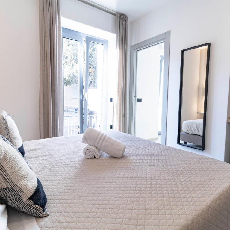 Sardinian Days - Suites & Rooms - Deluxe Double Room with Balcony - 10