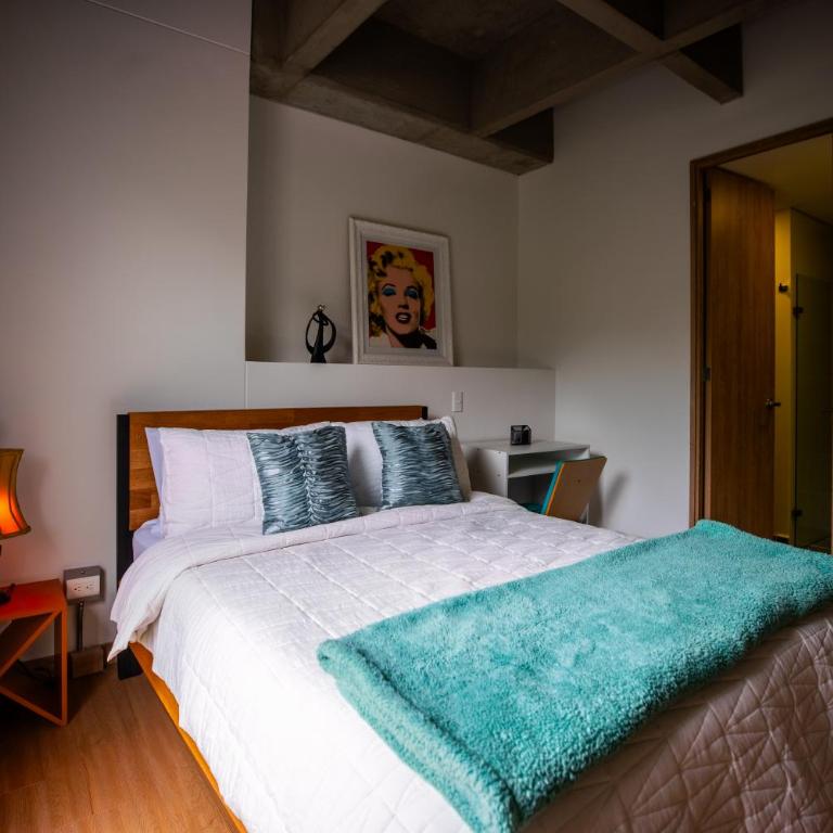 Home away from home - By Adri - Two-Bedroom Apartment - 13